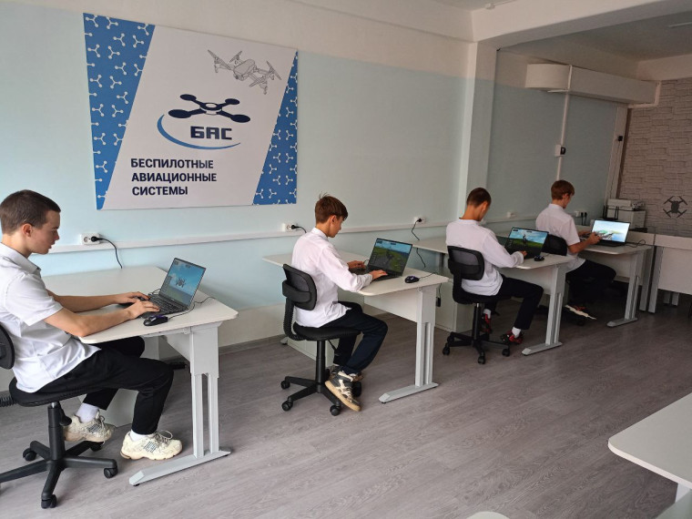 Кабинет БАС. Занятие на симуляторах.